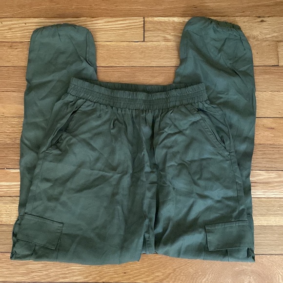 Suite Benedict Green Satin Joggers - Picture 2 of 3